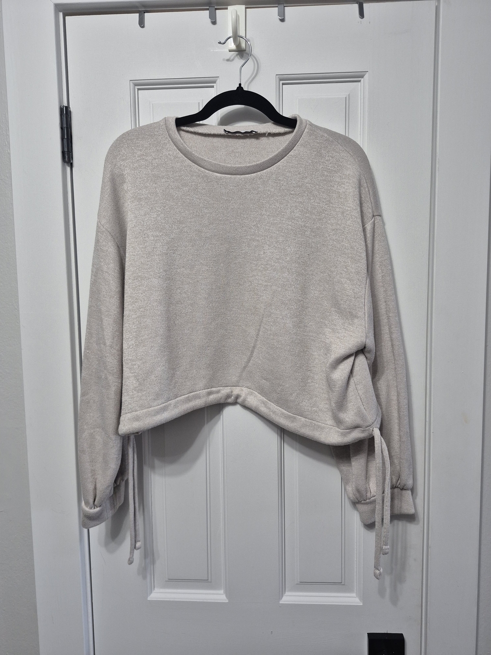 Women's Taupe Cropped Long-Sleeve Top - Brand: